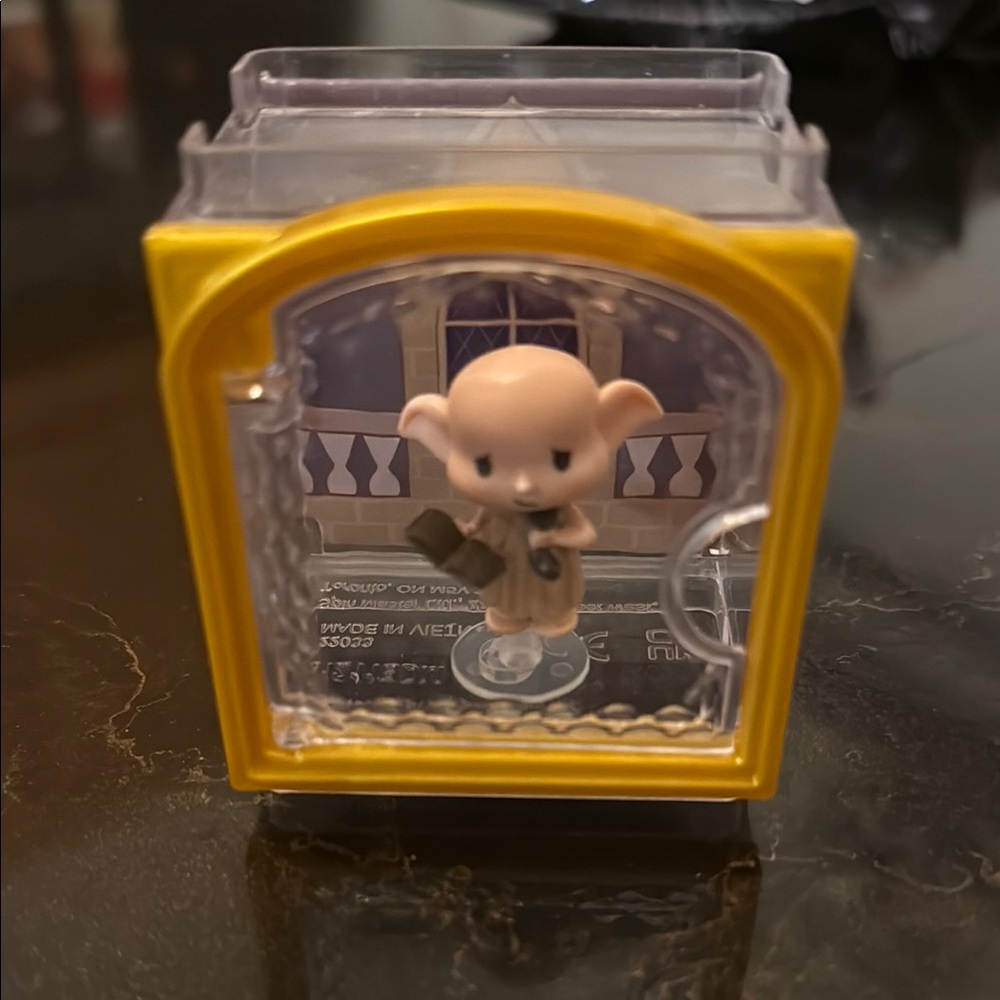 Free with purchase harry porter figure